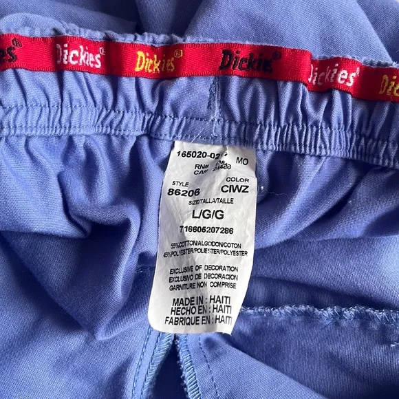 Bundle of 2 scrub tops and 1 scrub pants - Picture 16 of 16